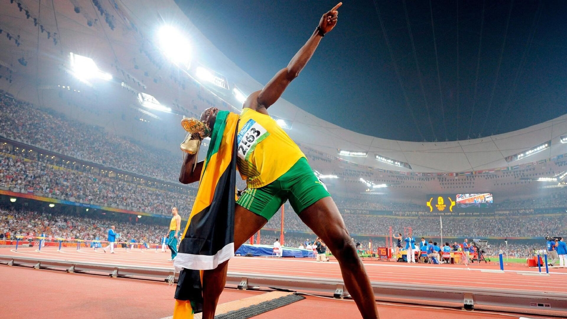 世界排名争夺战之夜,福克斯赛后评分拉满,传奇如何铸就?