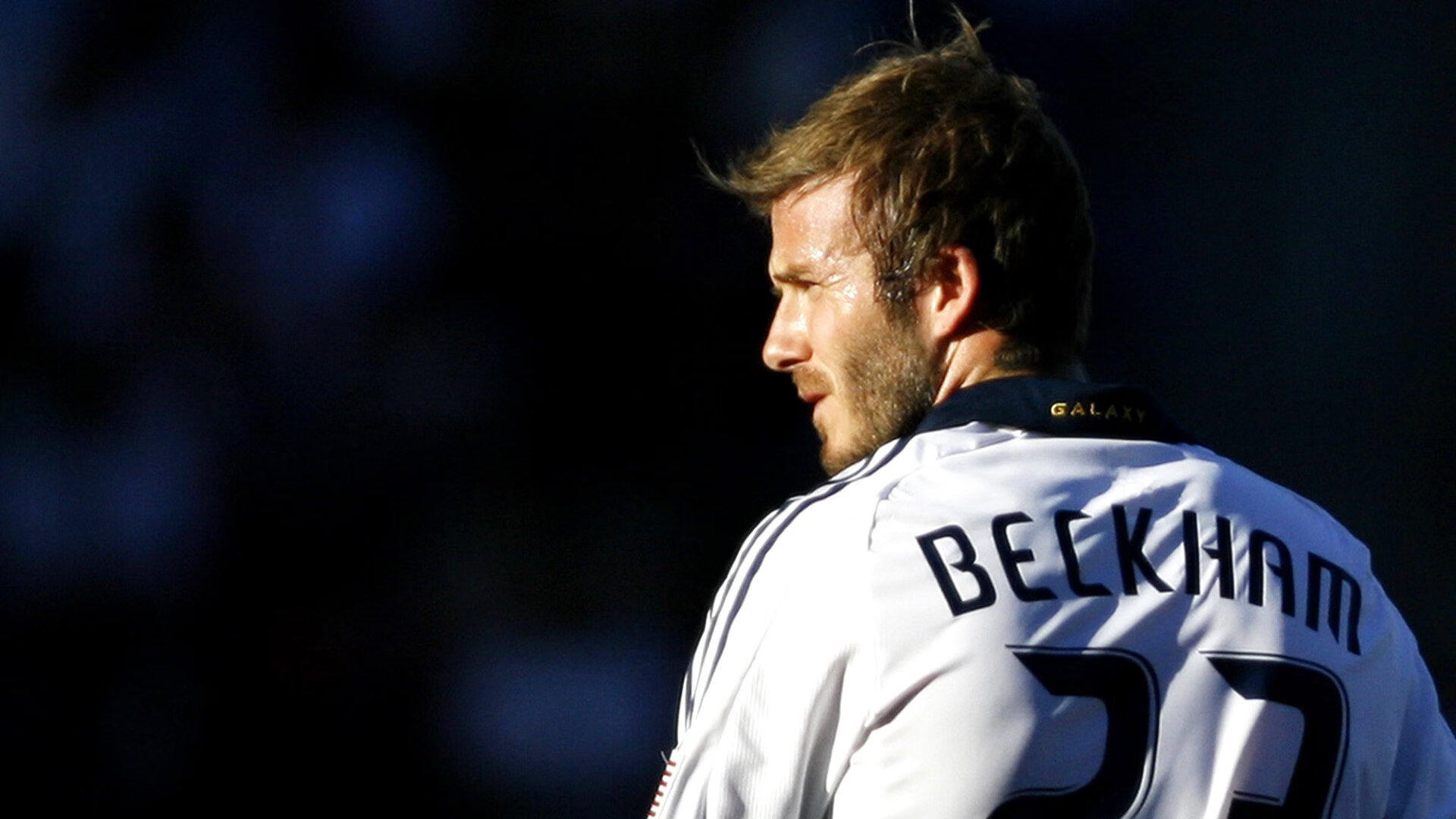 马琳致命一击，日本队绝杀丹麦，诠释足球场上的唯一性瞬间